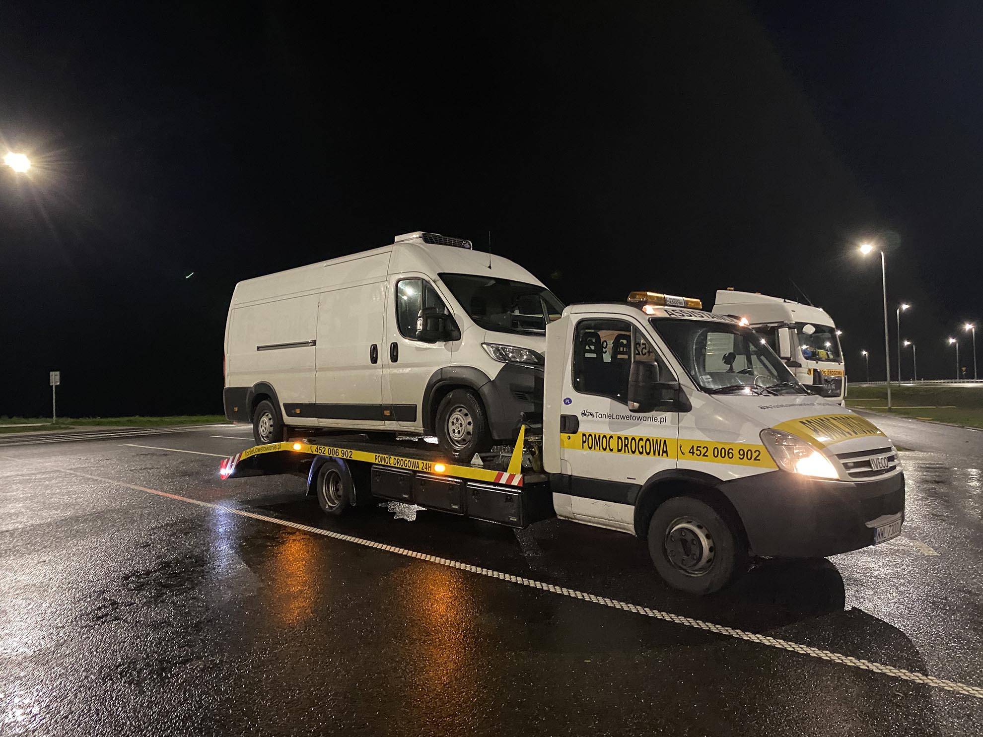 Czy można holować auto na drodze ekspresowej