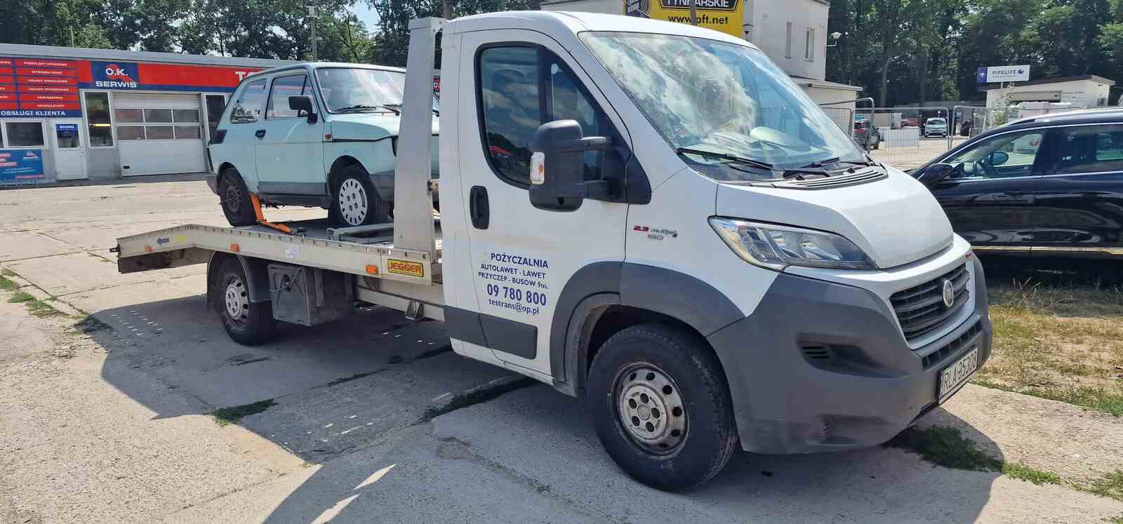pomoc drogowa Warszawa. Transport maluch do komisu