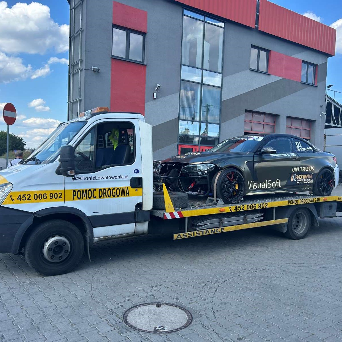 Pomoc Drogowa Warszawa. Transport bmw z silnikiem od corvette. Laweta Warszawa